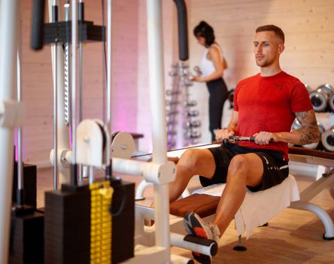 Moderner Fitnessraum - Hotel Felsenland Dahn